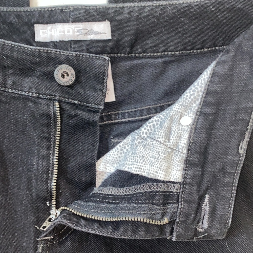Chico’s Platinum Black Denim 5 Pocket Mid-Rise Straight Leg Jeans Chico Sz .5=6 - Picture 8 of 9